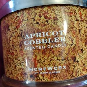 Homeworx Apricot Cobbler candle